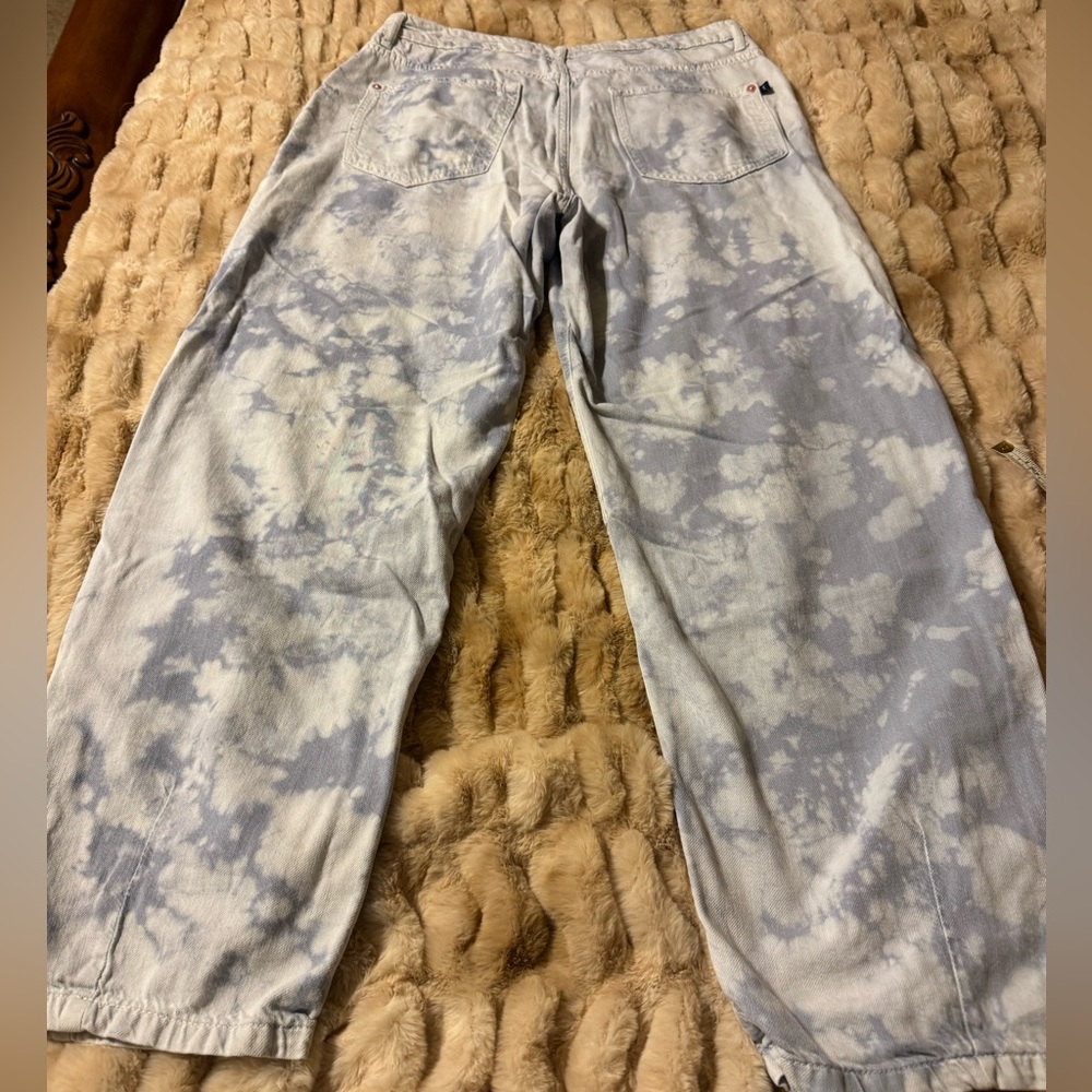 Pilcro and the Letterpress Blue and White Bleach Tye Dye Cropped Jeans - Picture 2 of 15